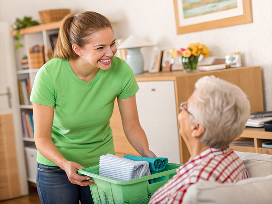 Freundliche Haushaltshilfe Olsberg begleitet